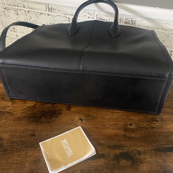 AUTHENTIC Michael Kors Mirella pebbled leather medium tote bag. - Picture 10 of 13